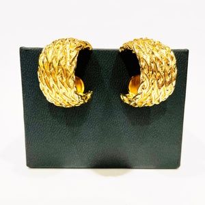 ❌SOLD❌ Christian Dior Signed Gold Tone Weave Design Clip-On Vintage Earrings
